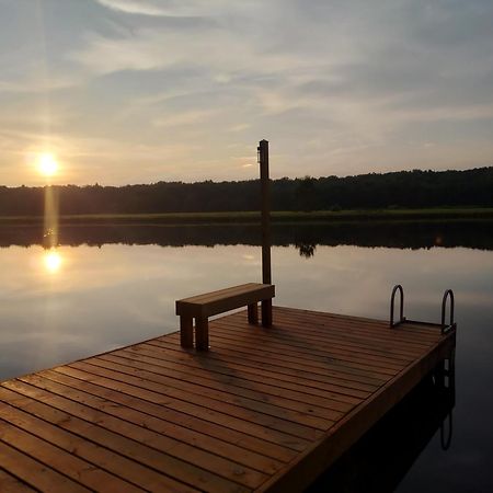 Poconos Brand New Lakefront Oasis 1 Acre, Hottub Gameroom Firepits Talk About Privacy Albrightsville Esterno foto