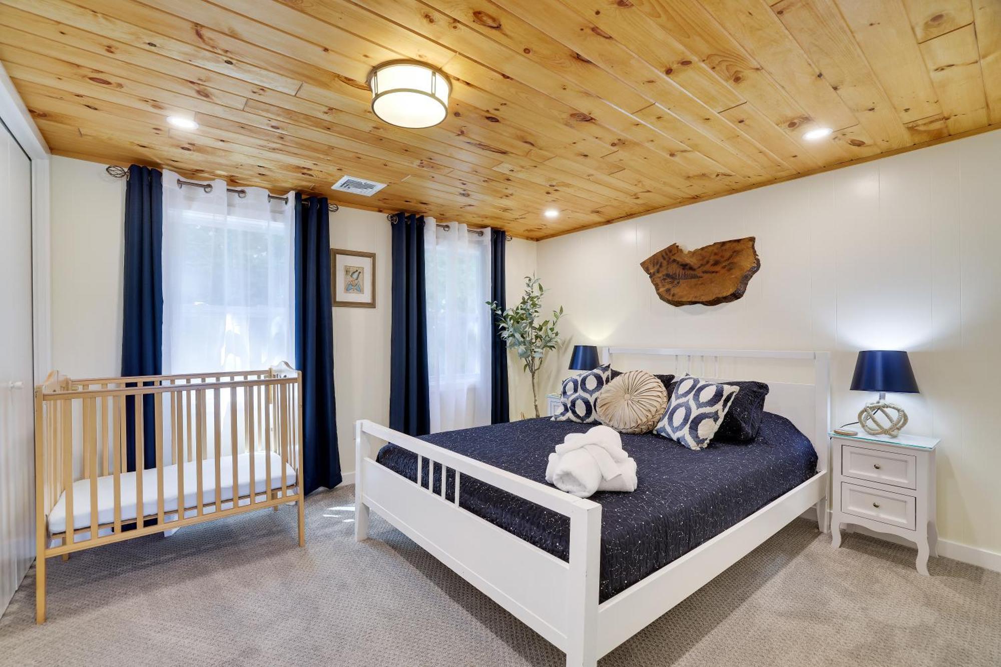 Poconos Brand New Lakefront Oasis 1 Acre, Hottub Gameroom Firepits Talk About Privacy Albrightsville Esterno foto
