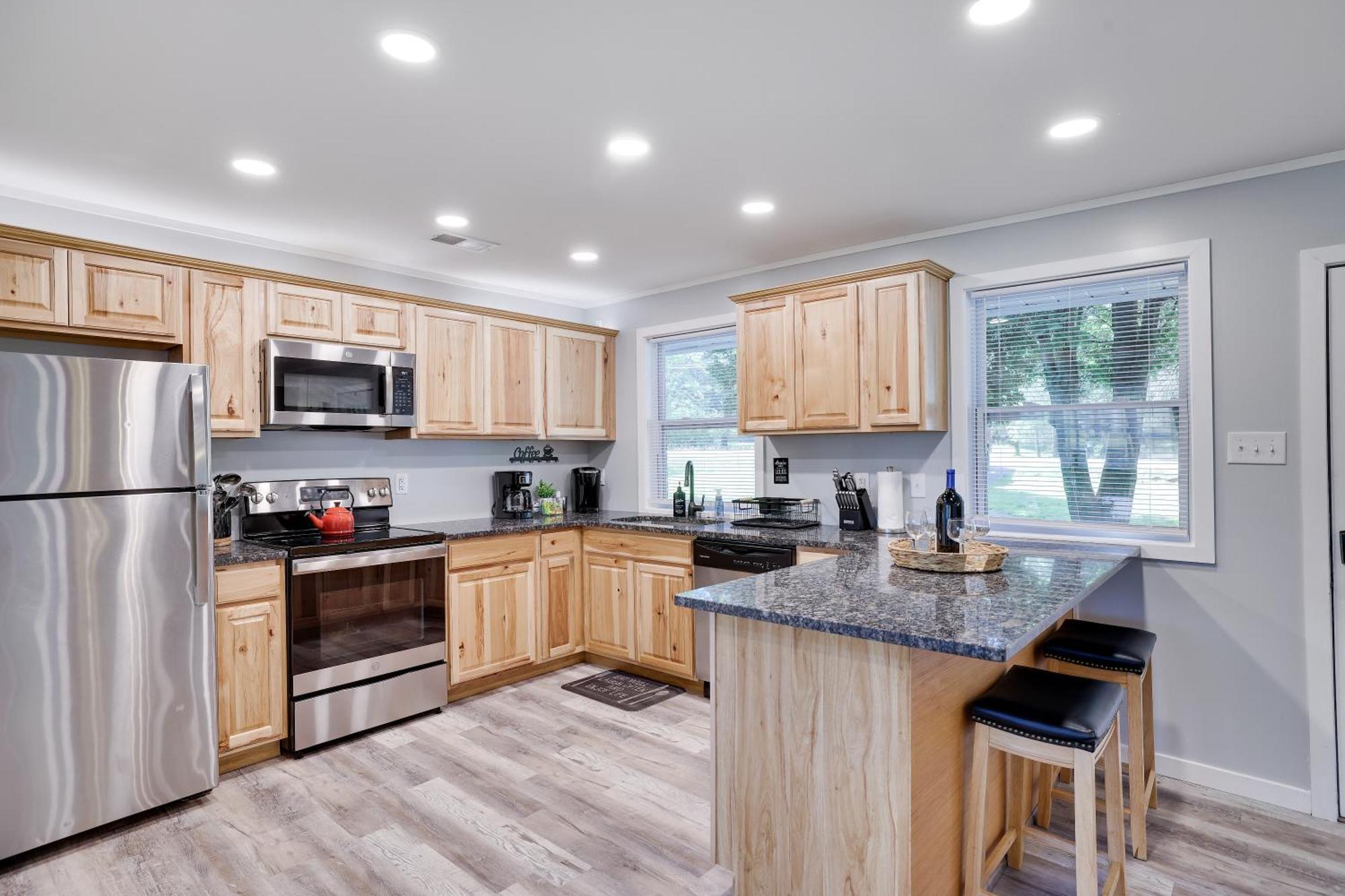 Poconos Brand New Lakefront Oasis 1 Acre, Hottub Gameroom Firepits Talk About Privacy Albrightsville Esterno foto