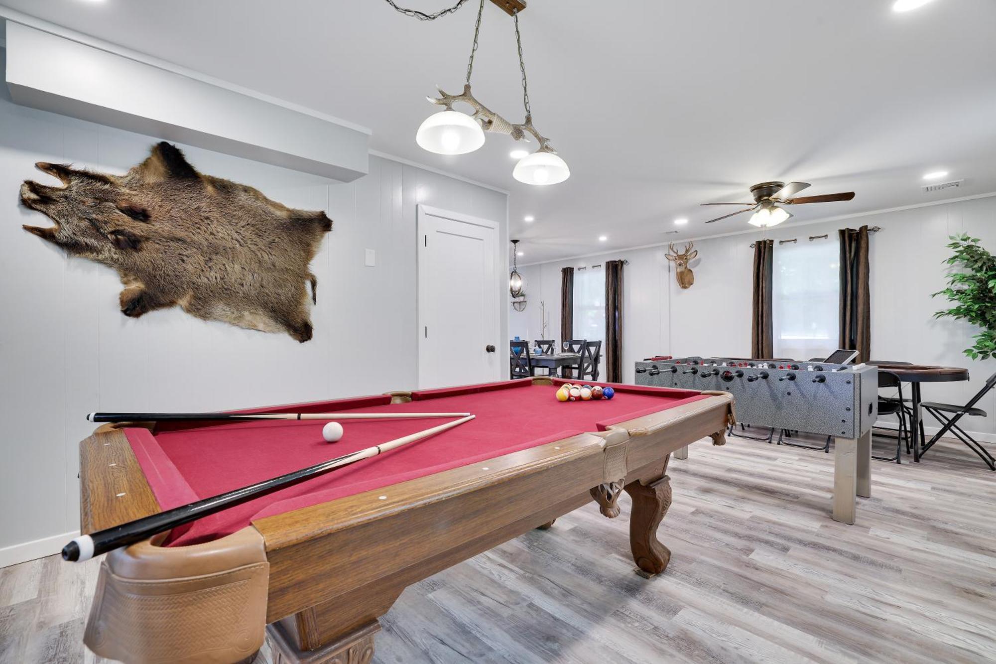 Poconos Brand New Lakefront Oasis 1 Acre, Hottub Gameroom Firepits Talk About Privacy Albrightsville Esterno foto
